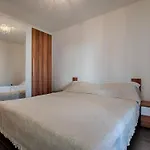Mit Pool Und Schoenem Meerblick By Interhome Vikendica *