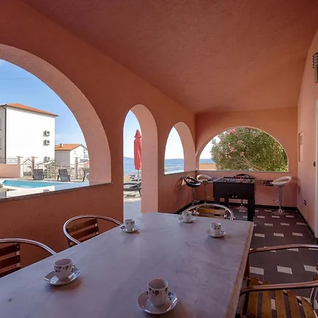 Mit Pool Und Schoenem Meerblick By Interhome Feriehus *