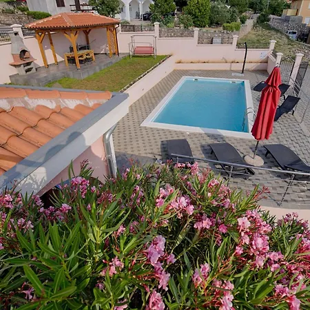 Mit Pool Und Schoenem Meerblick By Interhome *