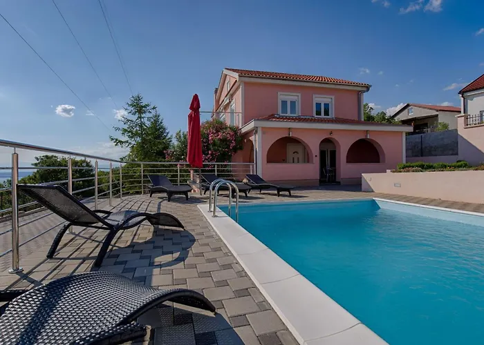 Feriehus Mit Pool Und Schoenem Meerblick By Interhome *