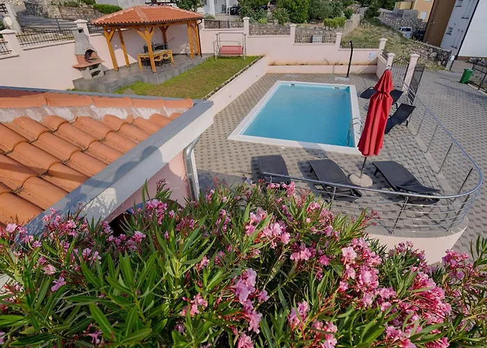 Mit Pool Und Schoenem Meerblick By Interhome *